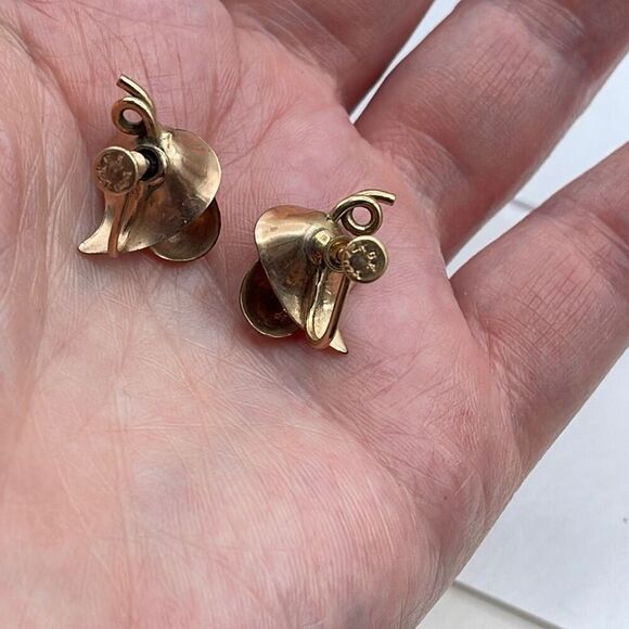 Vintage 1/20 th 12K G.F. Screw back earrings - Picture 3 of 7